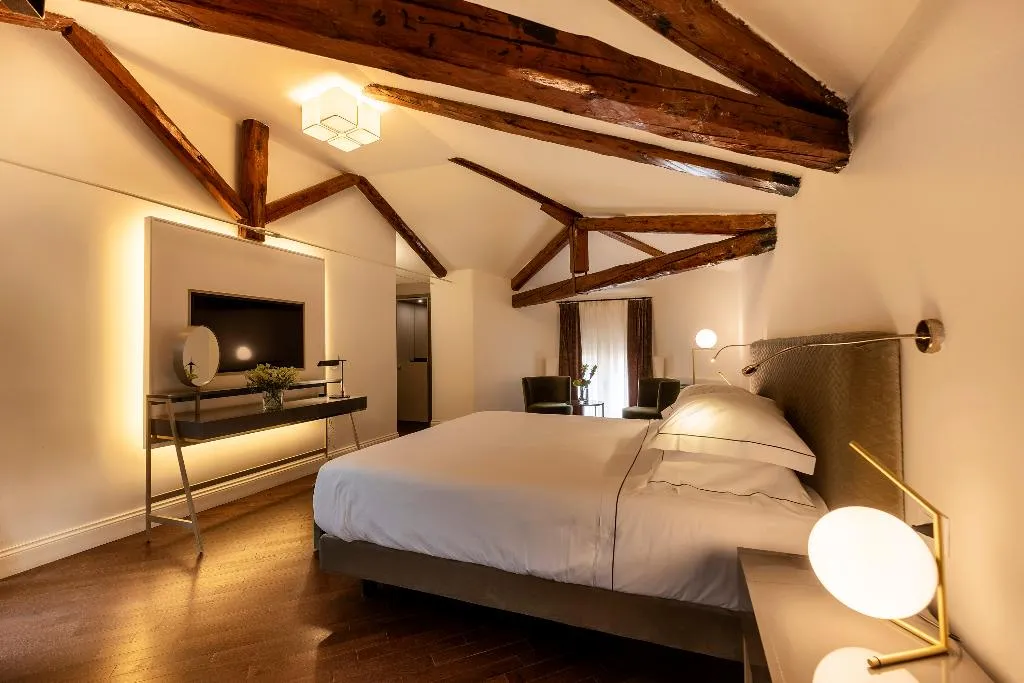 JUNIOR SUITE STANDARD Room, Villa Soligo - Small Luxury Hotels of the World, Venice