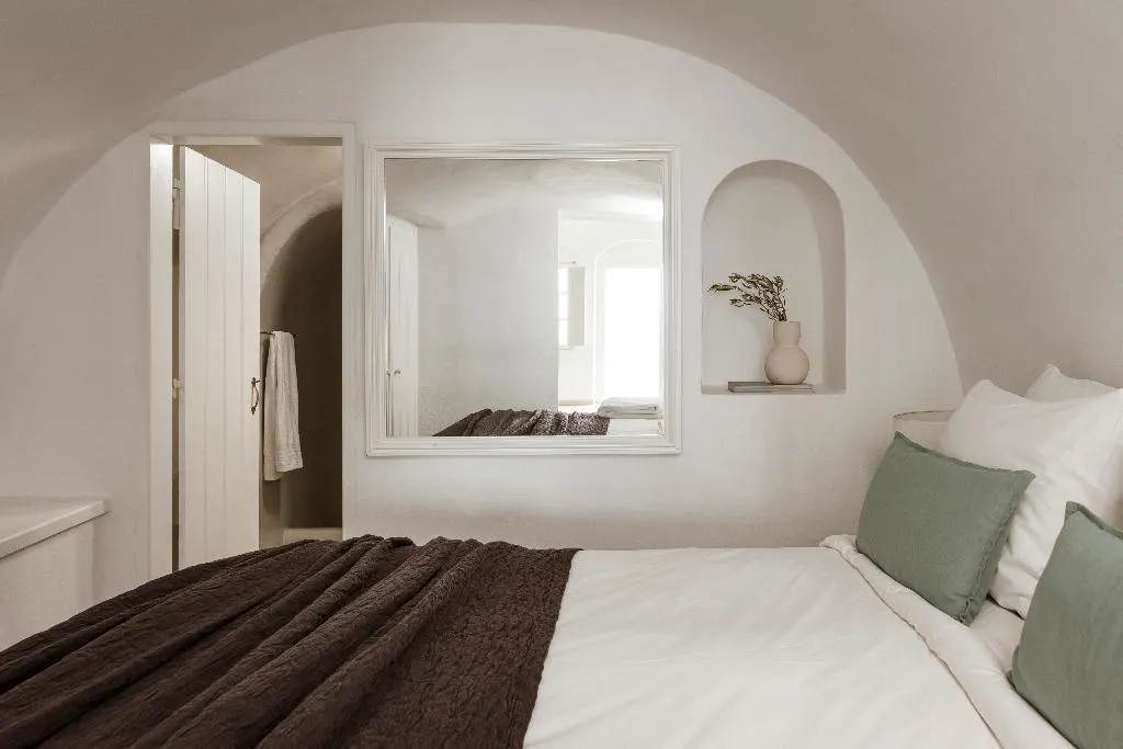 JUNIOR SUITE TWO BEDROOMS Room, Aqua Luxury Suites, Santorini