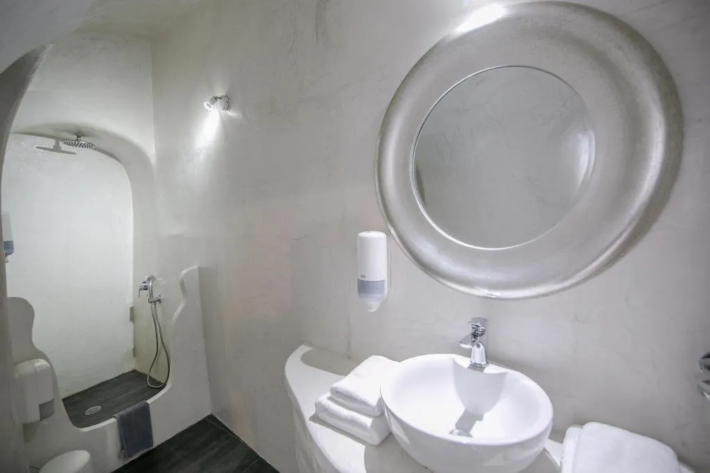 Room, Vogue Suites, Santorini
