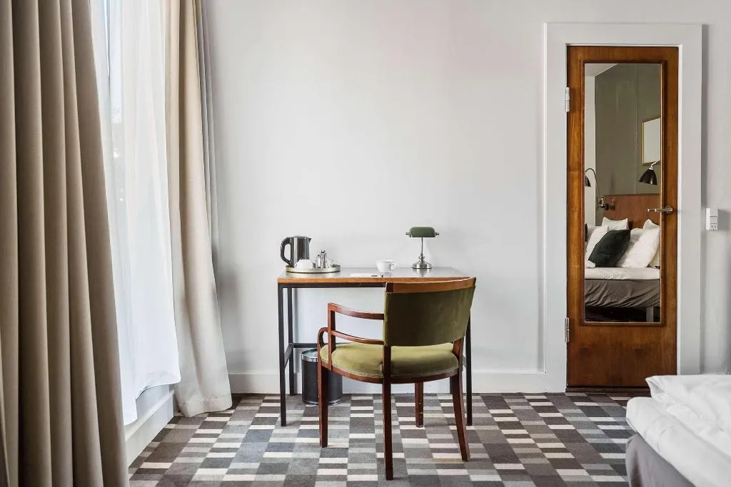 DOUBLE SUPERIOR Room, Hotel Astoria BW Signature Collection, Copenhagen
