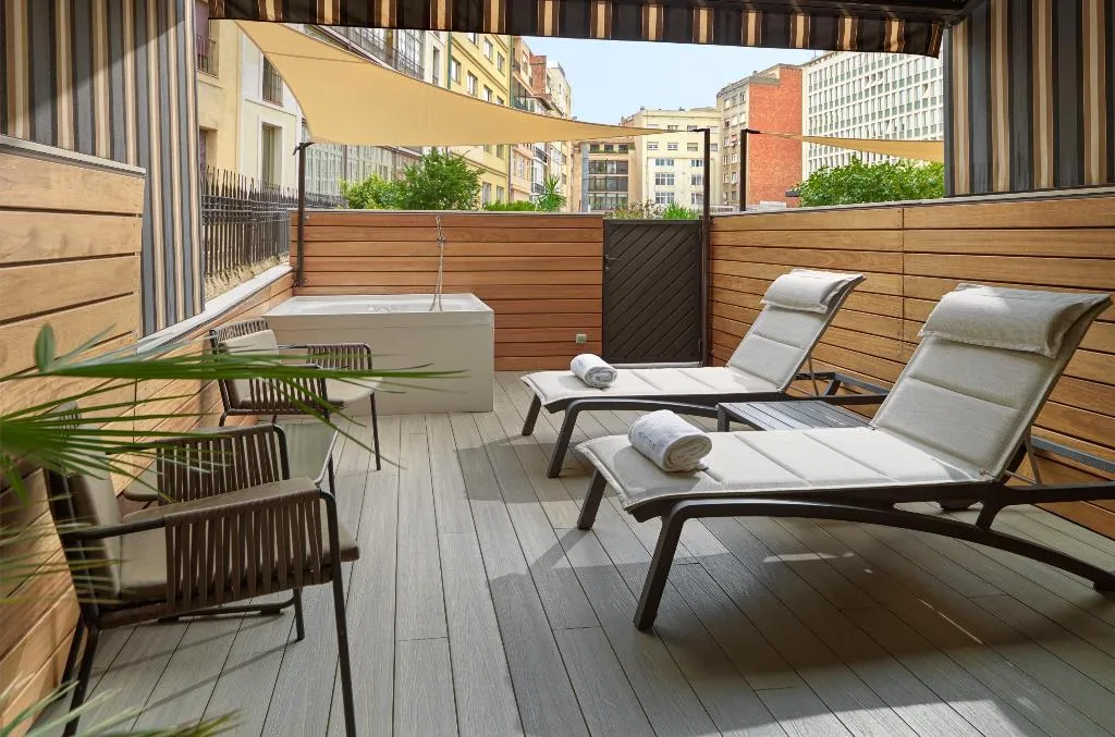 DOUBLE DELUXE WITH JACUZZI Room, H10 Metropolitan, Barcelona