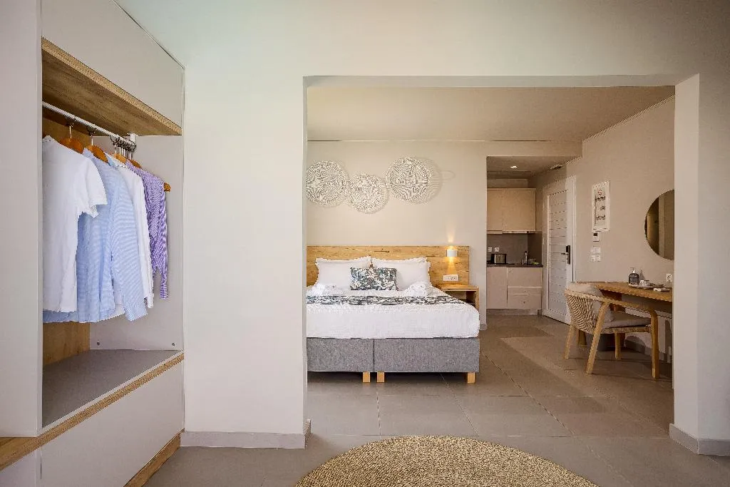 SUITE SUPERIOR WITH TERRACE Room, Sarpidon Suites, Crete