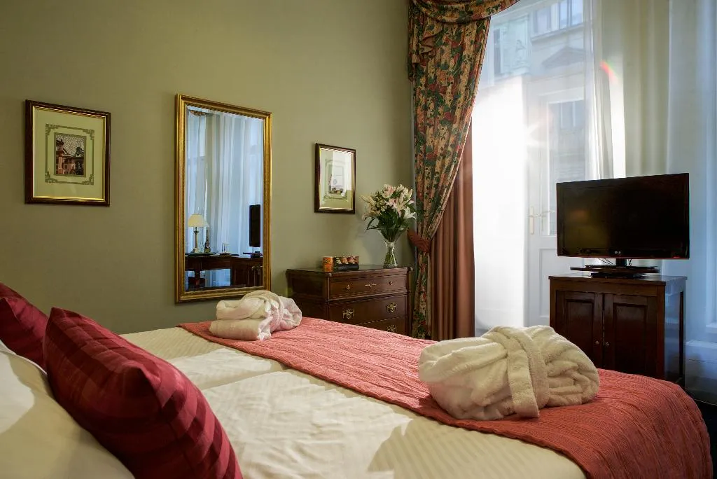 DOUBLE STANDARD Room, Liberty, Prague