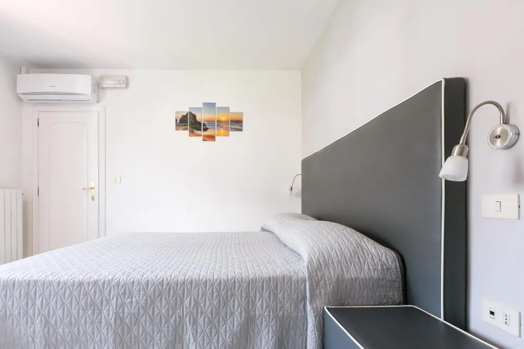 DOUBLE SINGLE USE STANDARD Room, Sisters' Hostel, Naples
