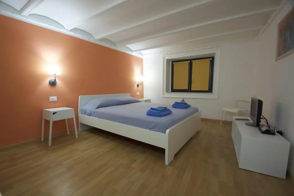 Room, B&B Home Maletto, Palermo
