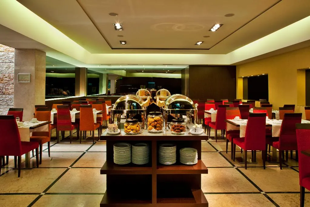 Restaurant, Turim Iberia Hotel, Lisbon