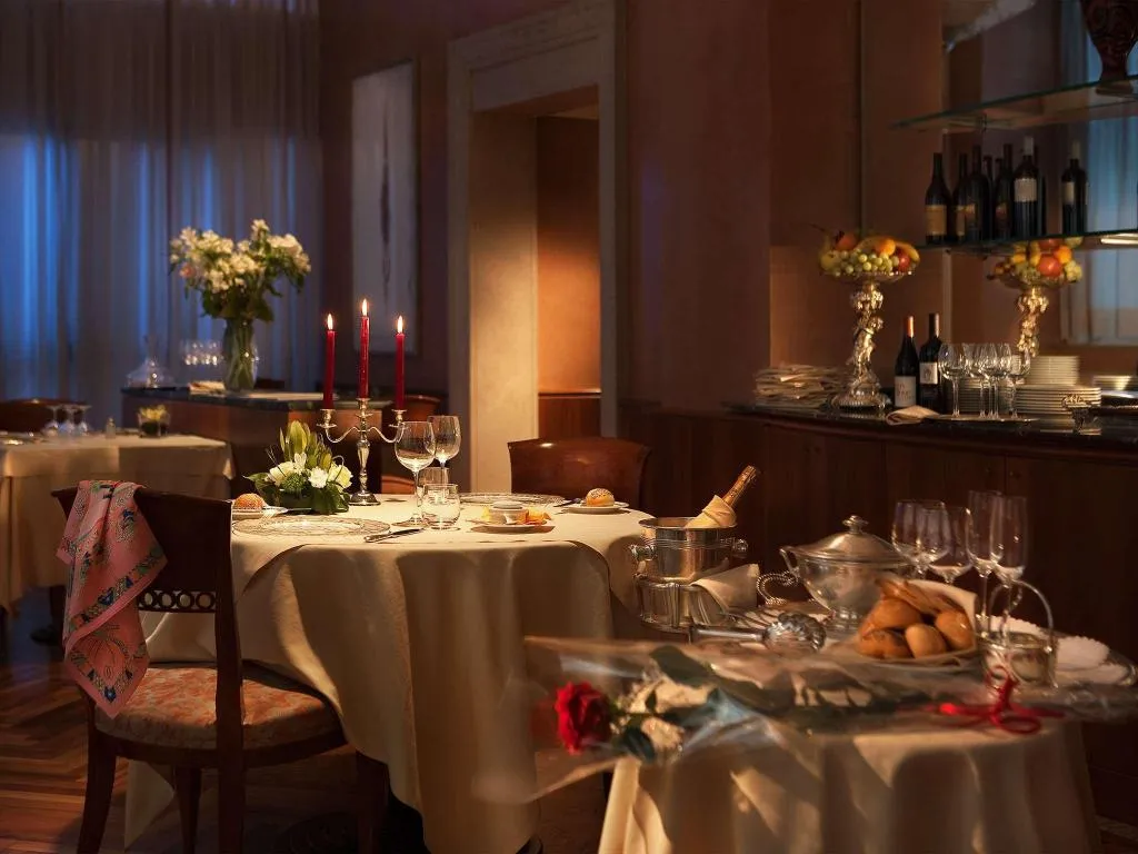 Restaurant, Cavour, Milan