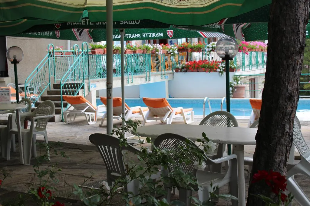 Pool, Zora, Bourgas