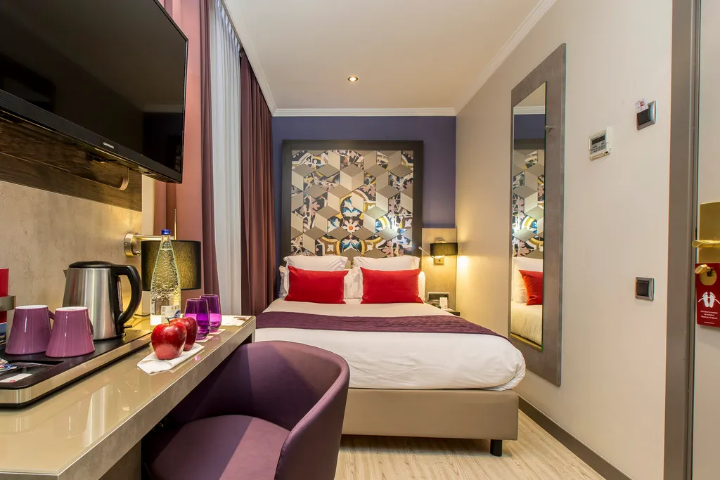 Double or Twin ECONOMY Room, Leonardo Hotel Las Ramblas, Barcelona