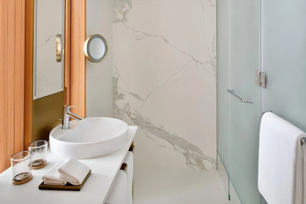 Double or Twin DELUXE Room, Vida Creek Harbour, Dubai