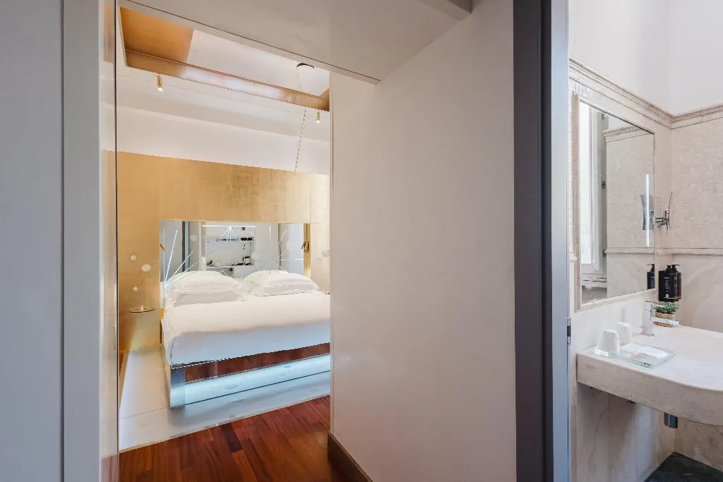 DOUBLE SUPERIOR Room, Hotel Trecento, Rome