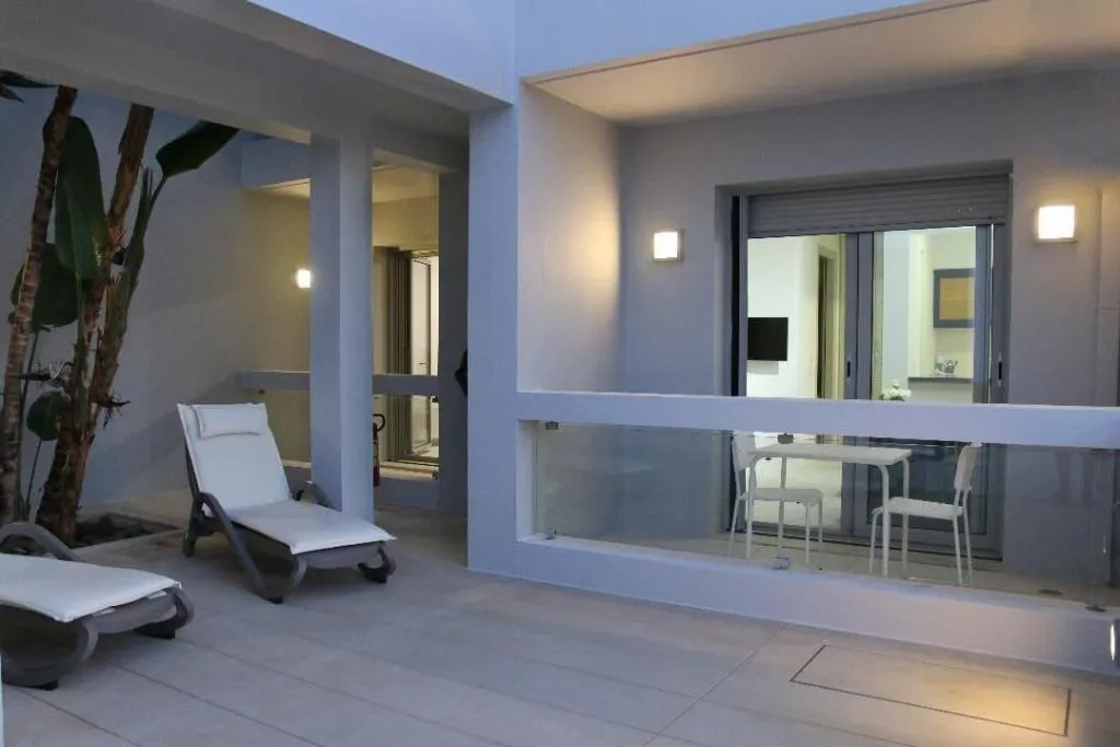 Room, Vivian Art Apartments, Crete