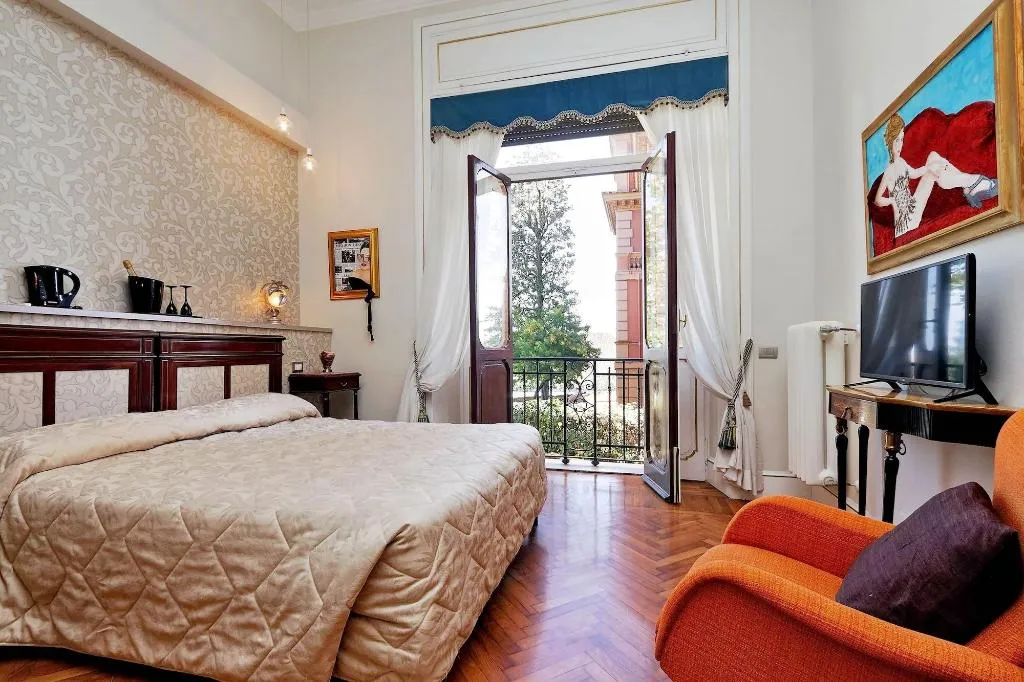 Room, Domus Monamì Luxury Suites, Rome