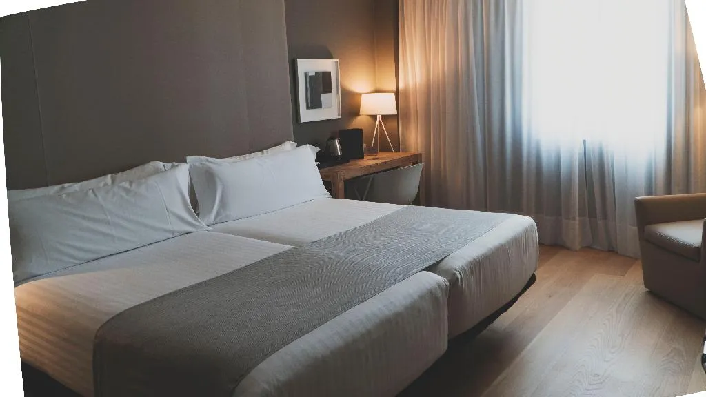 DOUBLE STANDARD Room, Zenit Conde de Orgaz, Madrid