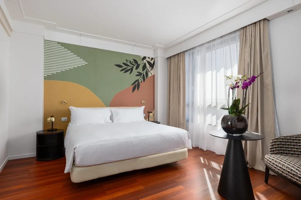 JUNIOR SUITE STANDARD Room, DoubleTree by Hilton Florence Metropole, Florence