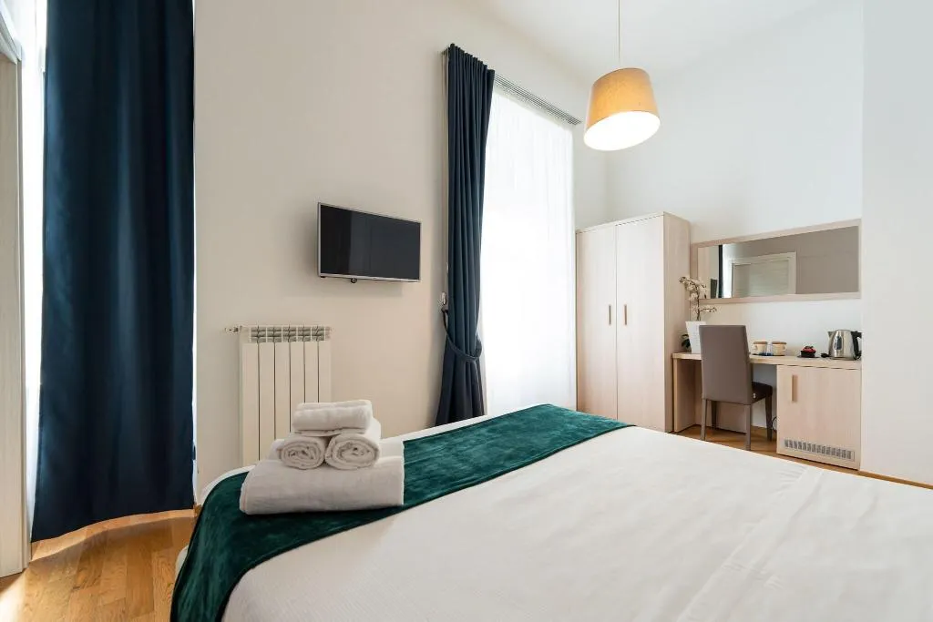 Room, Duomo Hermes Relais, Naples