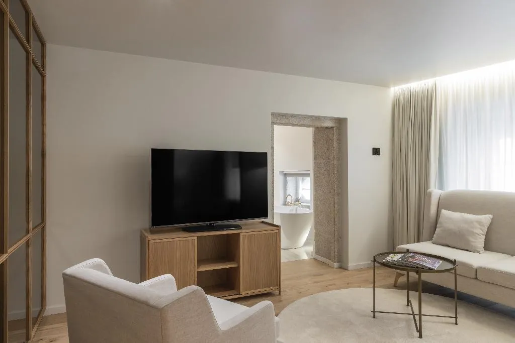 SUITE KING BED ONE BEDROOM  Room, Vignette Collection  Casa da Companhia, Porto