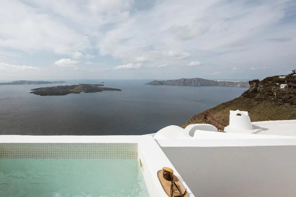 SUITE ONE BEDROOM ONE BATHROOM Room, Aqua Luxury Suites, Santorini