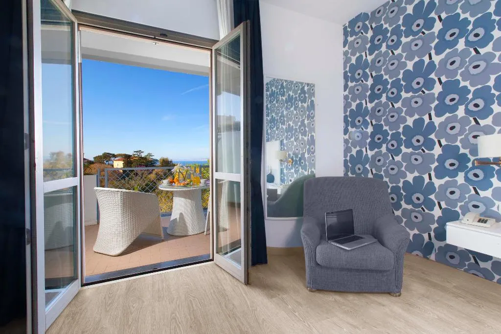 Double or Twin PARTIAL SEA VIEW Room, Atlantic Palace, Naples