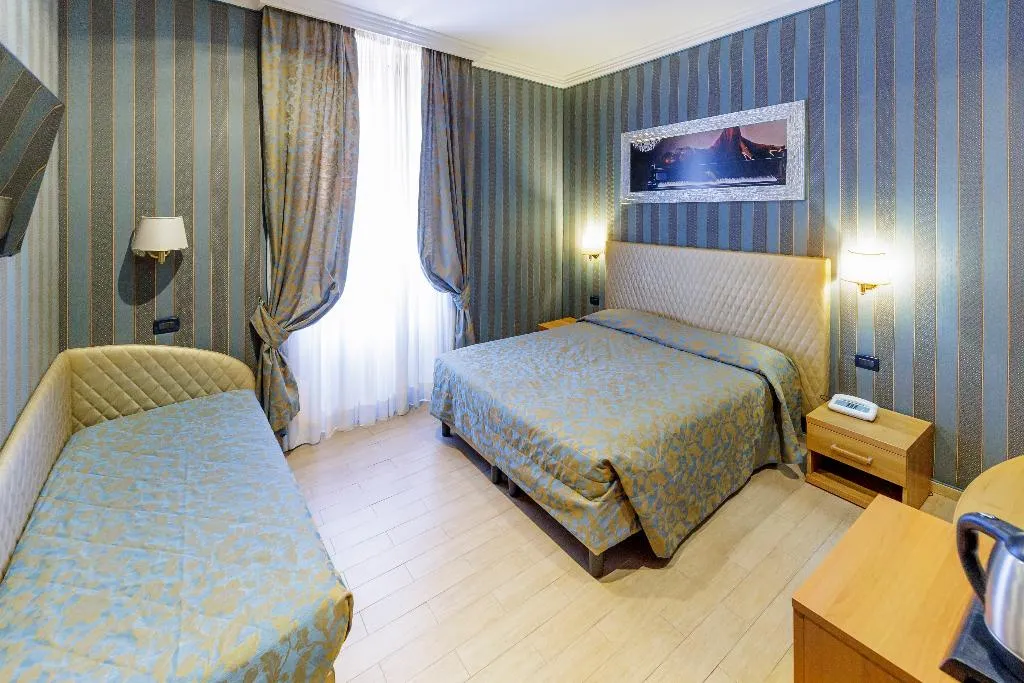 TRIPLE STANDARD Room, Hotel Lirico, Rome