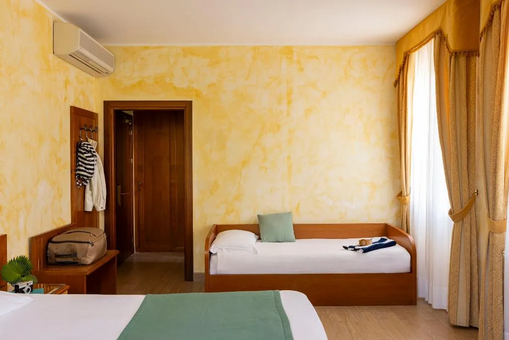 TRIPLE COMFORT Room, Venezia 2000, Venice