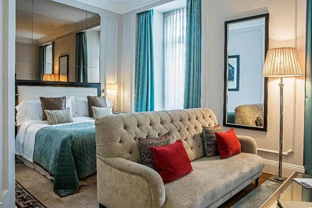 JUNIOR SUITE KING SIZE BED Room, InterContinental Porto Palacio das Cardosas, Porto
