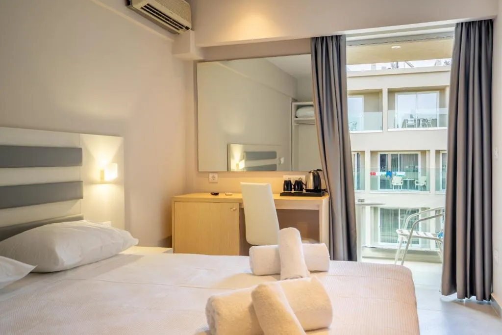 TWIN INNER Room, CNic Gemini Hotel, Corfu