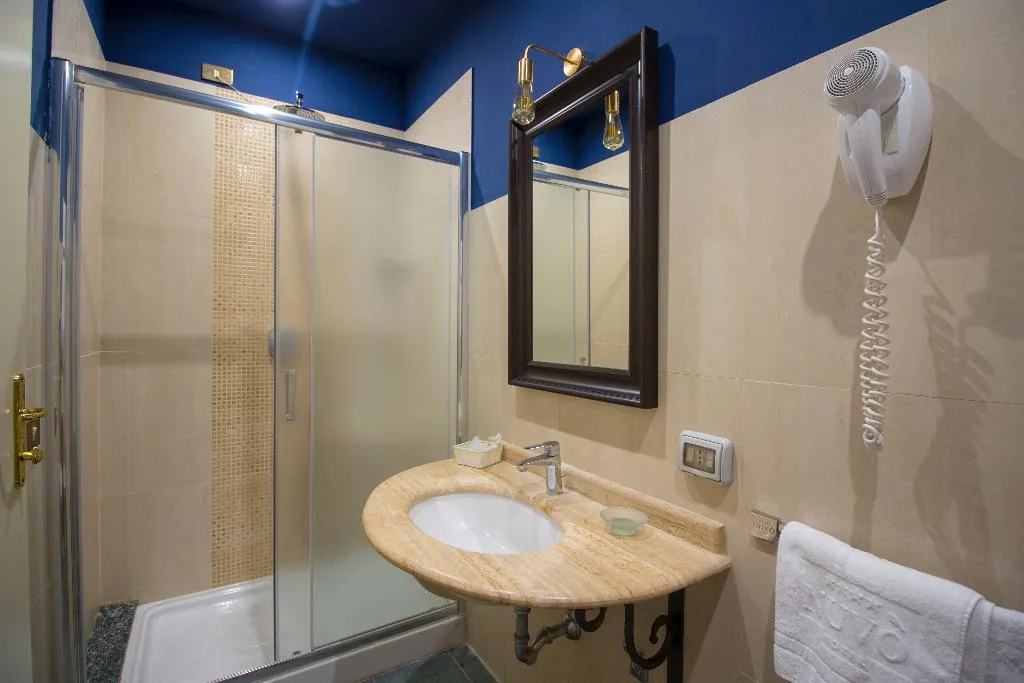 TRIPLE STANDARD Room, Hotel Nuvo, Naples