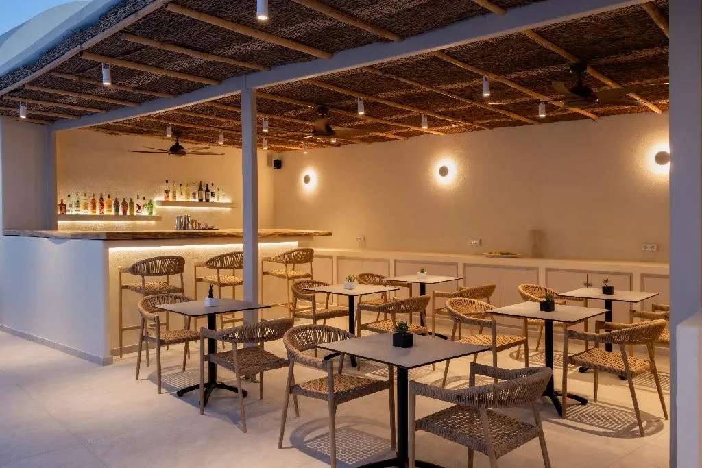 Bar, Heyday Luxury Suites, Santorini