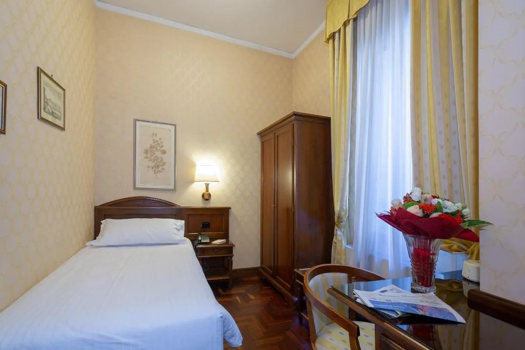 SINGLE CLASSIC Room, Hotel Boccaccio, Florence