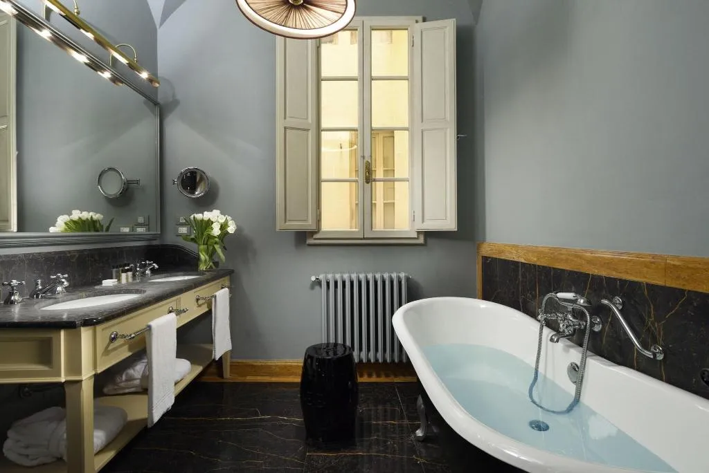 SUITE GARDEN VIEW KING BED Room, Palazzo Di Camugliano, Florence