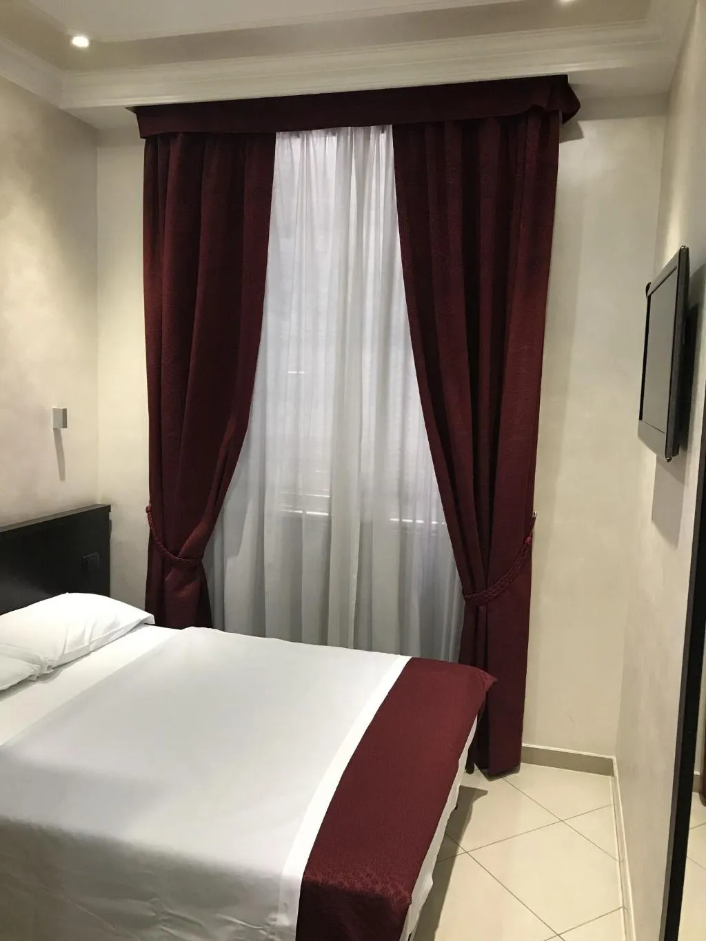 Room, Sweety, Naples