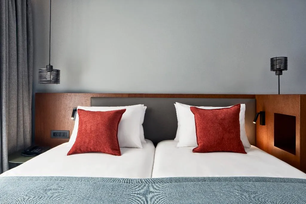 QUADRUPLE CAPACITY 3 Room, Achilleas Hotel, Athens