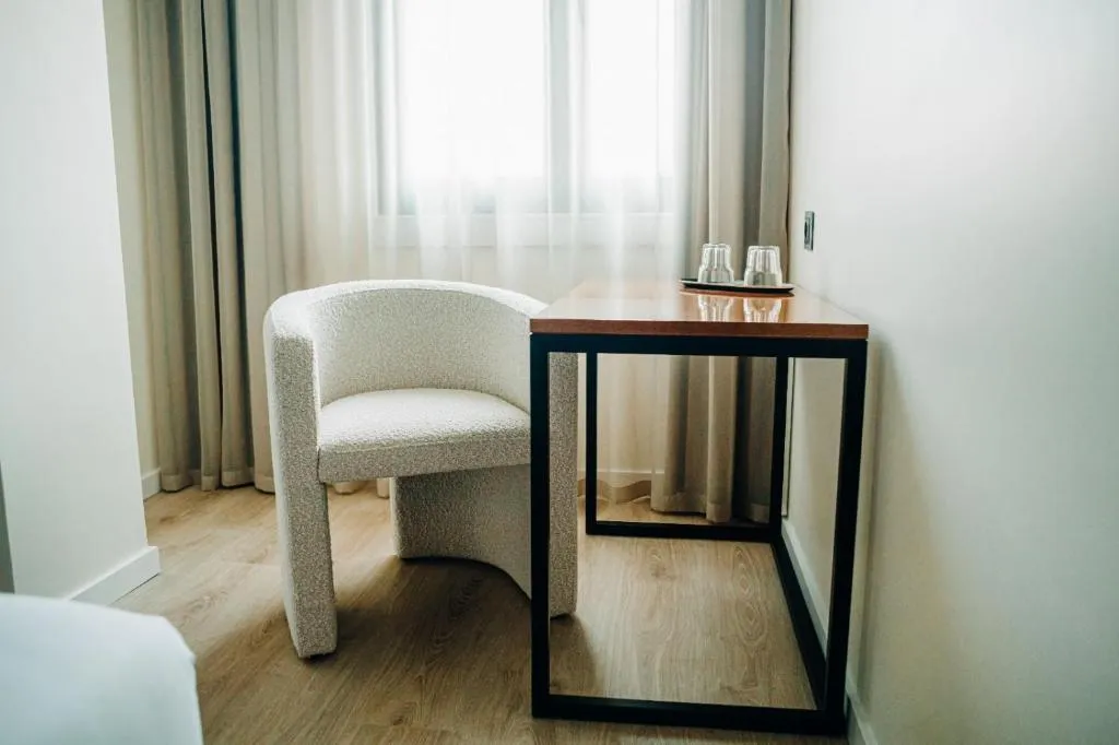 DOUBLE QUEEN SIZE BED Room, Next Level Premium Hotels, Lisbon