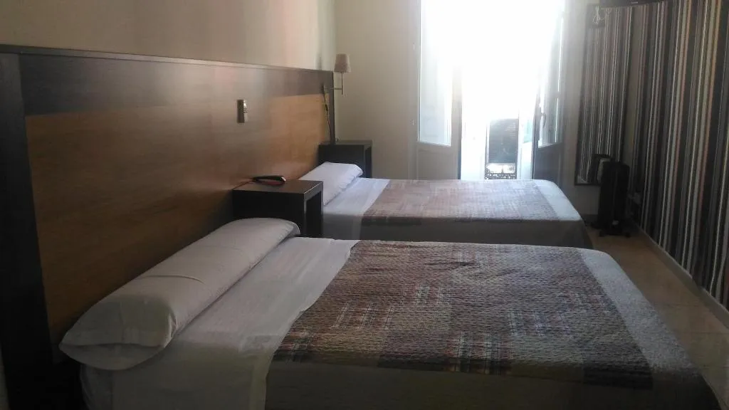 Room, Hostal Alaska, Madrid
