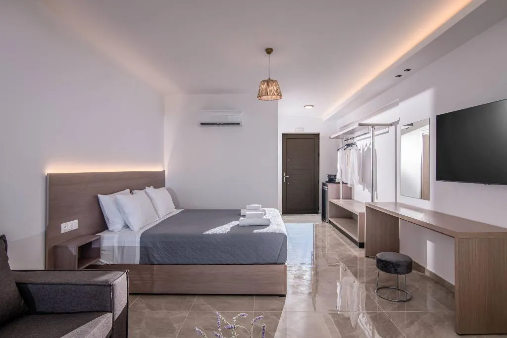 Room DELUXE WITH PRIVATE POOL Room, Ebenus Suites "by Checkin", Crete
