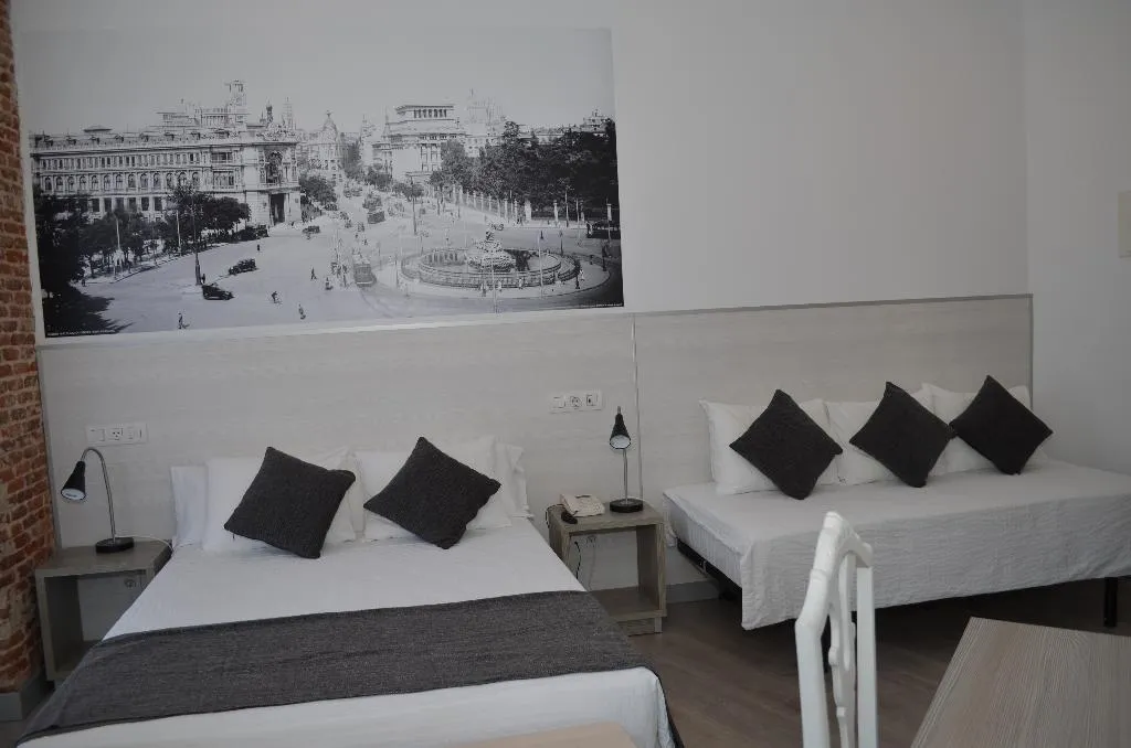 TRIPLE STANDARD Room, San Lorenzo, Madrid