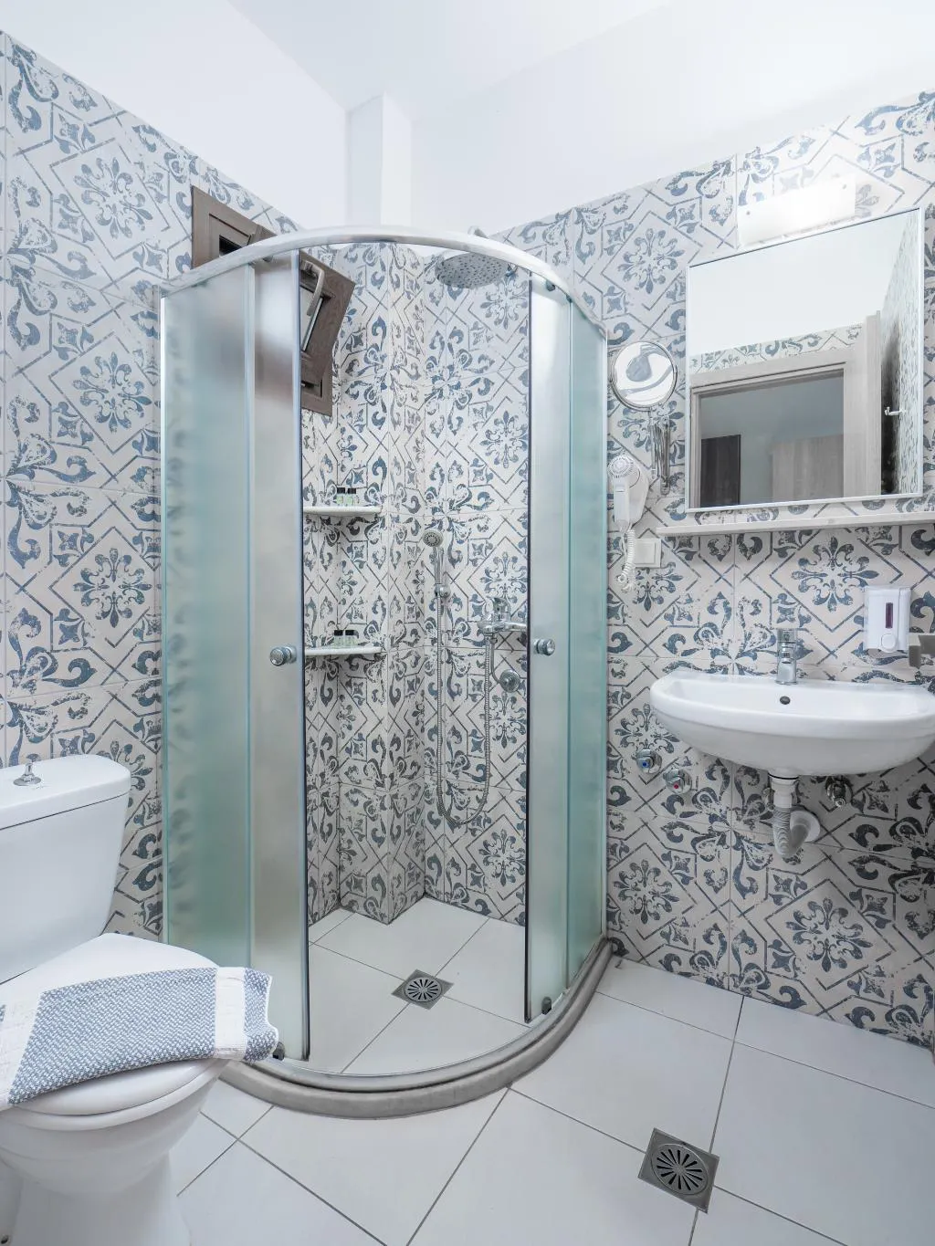 Double or Twin SEA VIEW POOL VIEW Room, Spiros-Soula Family Hotel & Thematic Suites, Crete