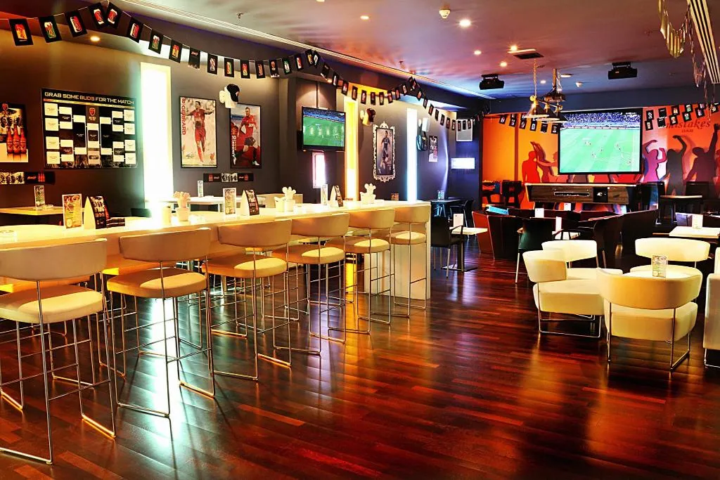 Bar, Hues Boutique, Dubai