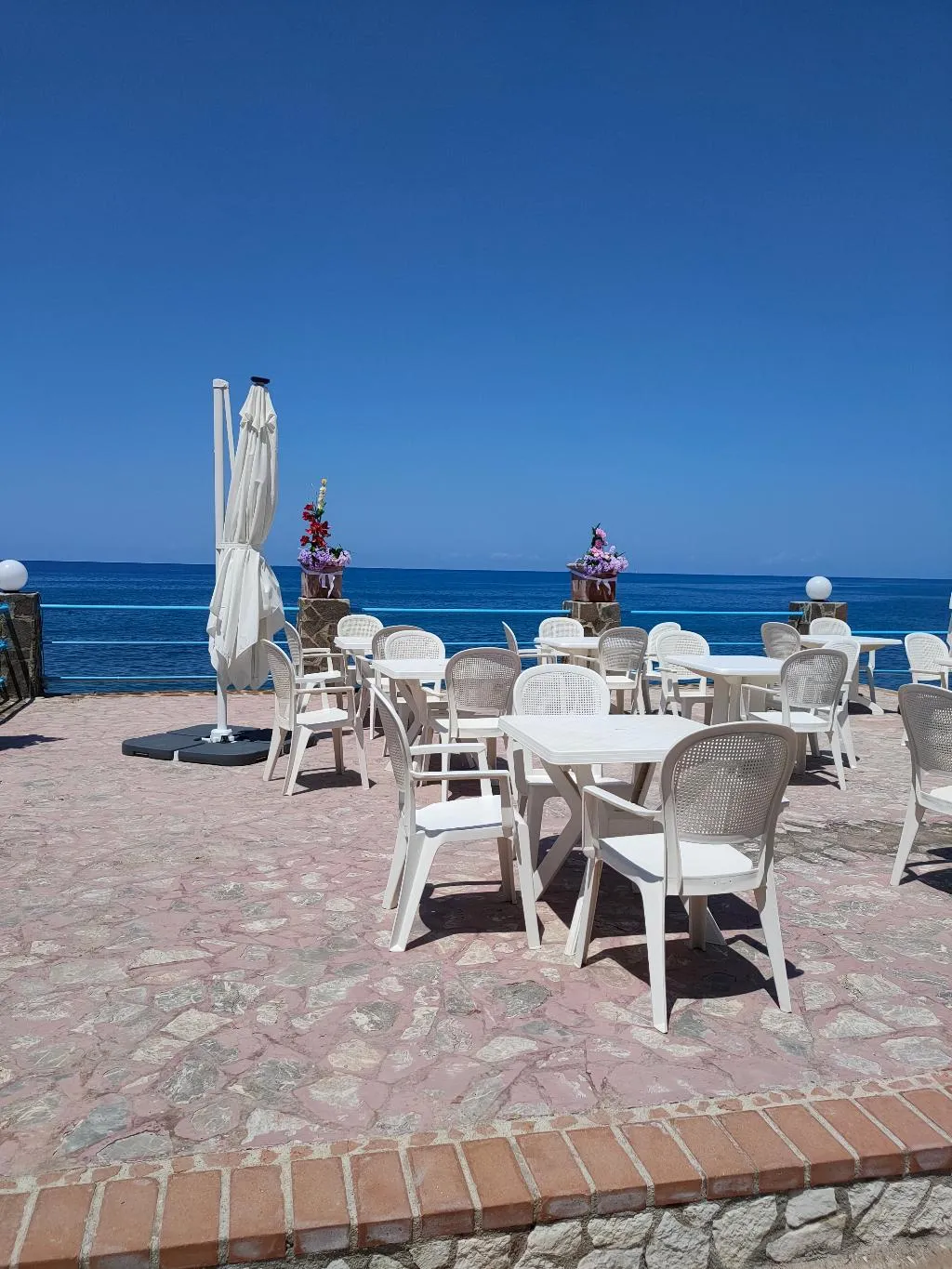 Terrace, Hotel La Playa Blanca, Palermo