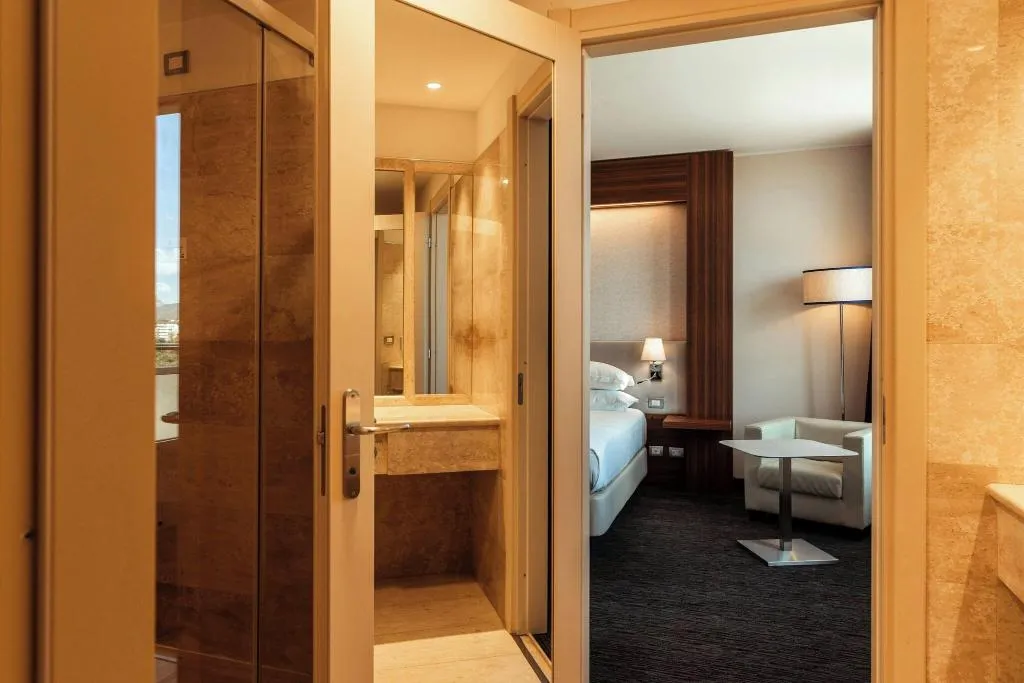 DOUBLE DELUXE KING BED Room, Delta Hotels By Marriott Olbia Sardinia, Olbia