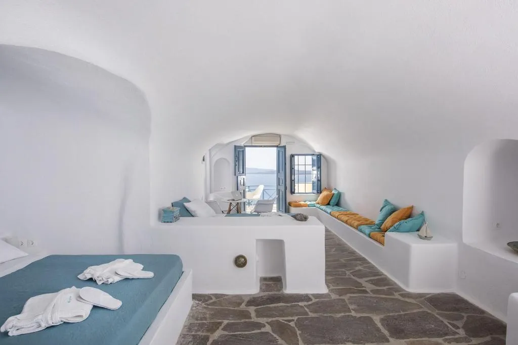 Room, Horizon Aeifos Suites, Santorini