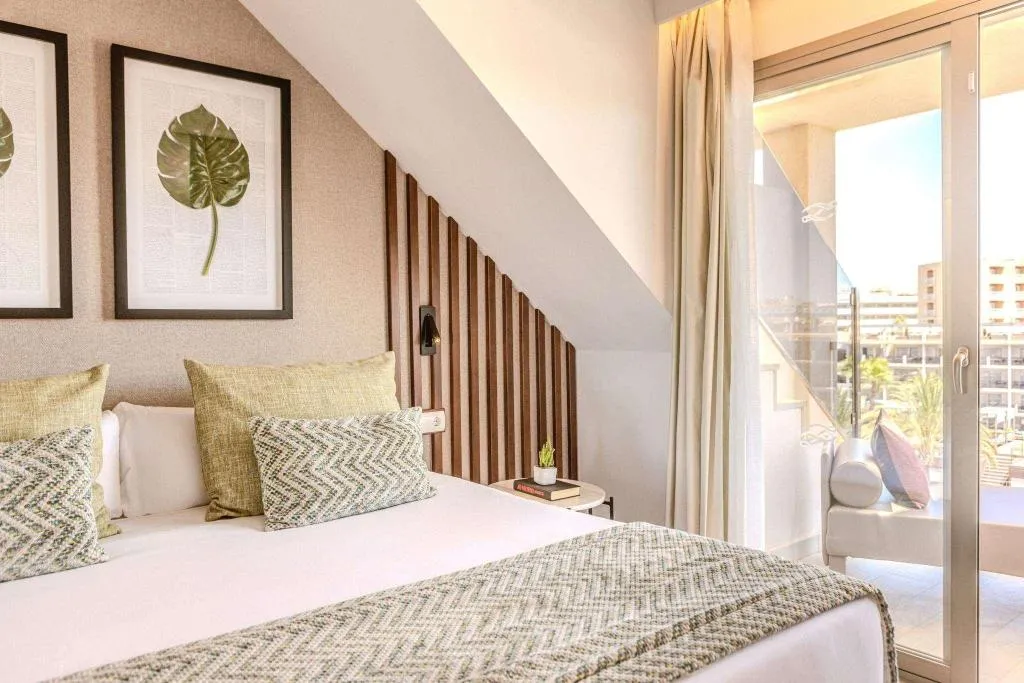 Room, Zafiro Palace Palmanova, Majorca