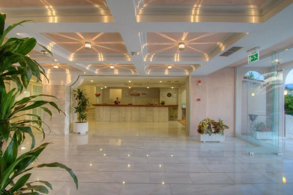 Lobby, Solimar Dias, Crete