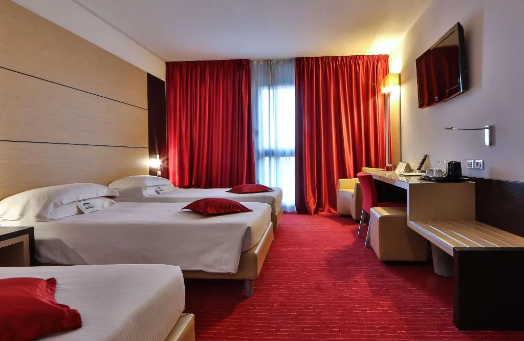 FAMILY ROOM NON SMOKING Room, Best Western Plus Hotel Galileo Padova, Venice