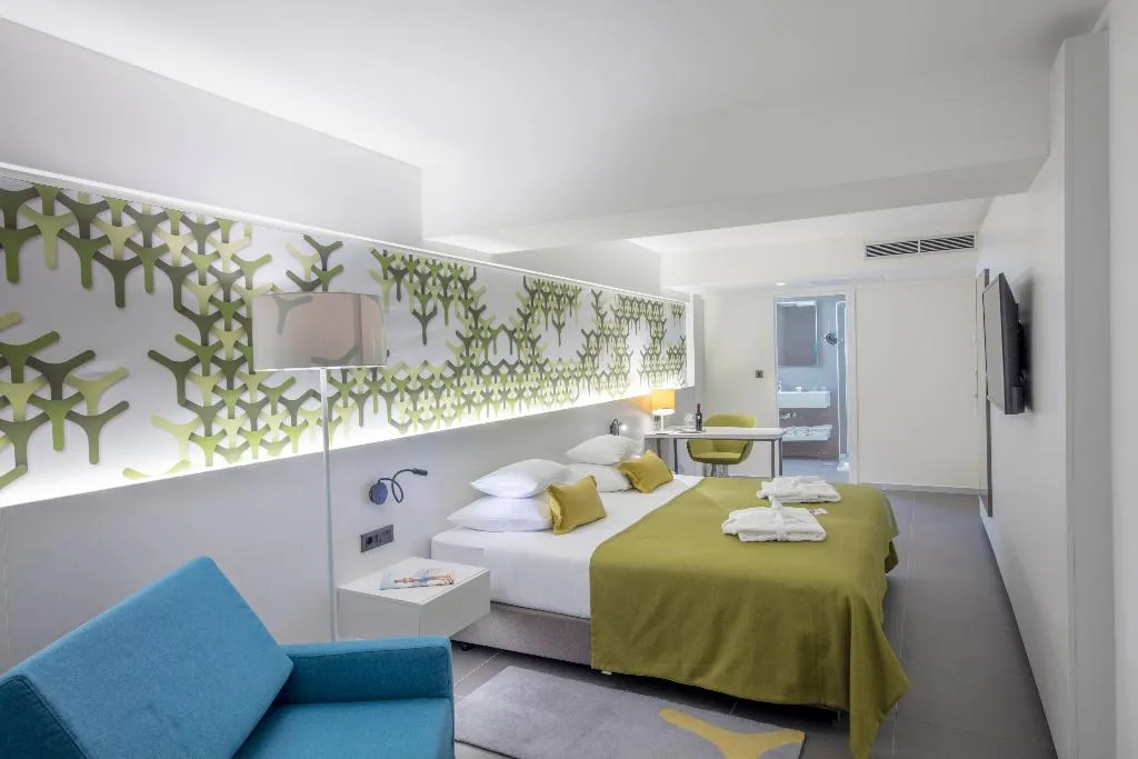 JUNIOR SUITE WITH BALCONY Room, Bluesun hotel Berulia, Split