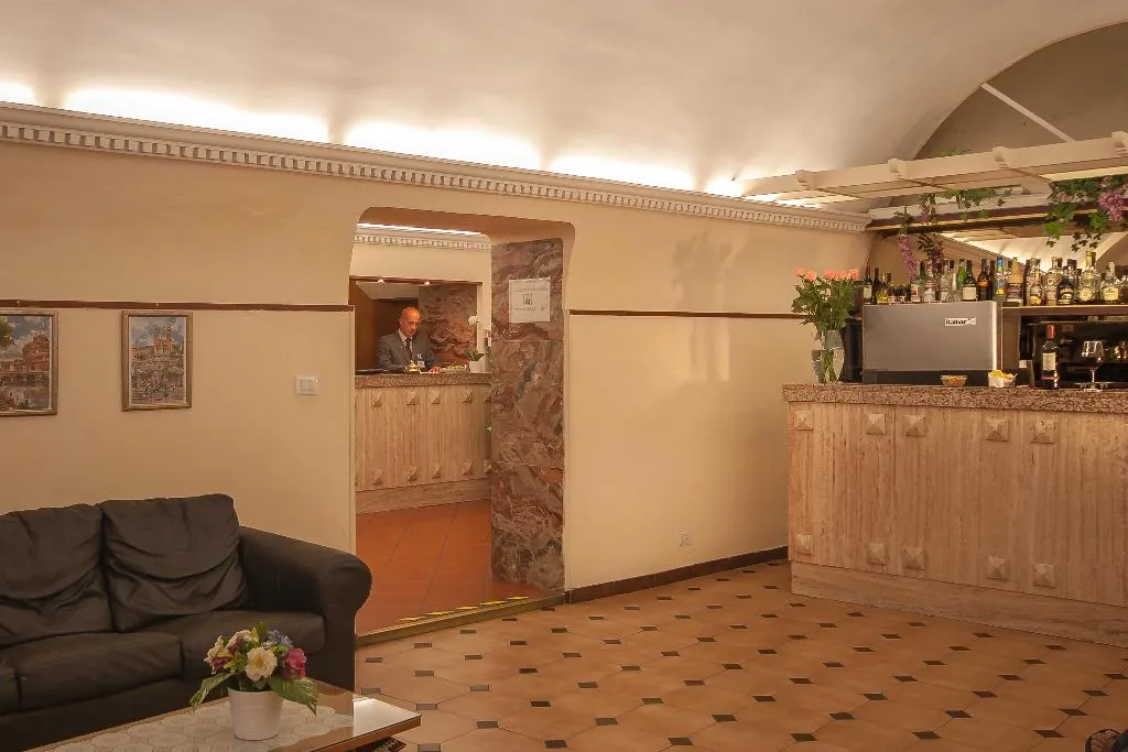 Bar, Tirreno, Rome