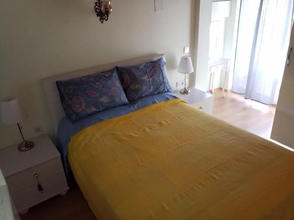 Room, Kamelya, Dalaman