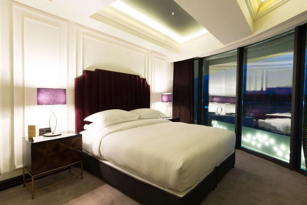SUITE KING BED ONE BEDROOM  Room, Doubletree By Hilton Izmir Airport, Izmir