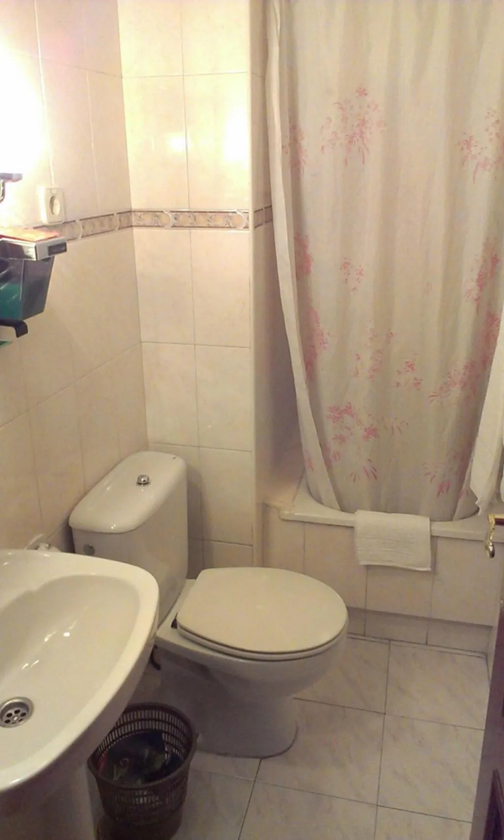 Room, Hostal Zamora, Madrid